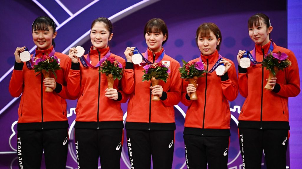 日本女子は激戦演じるも中国に惜敗 9年ぶりの銀メダルが確定 2023卓球アジア大会